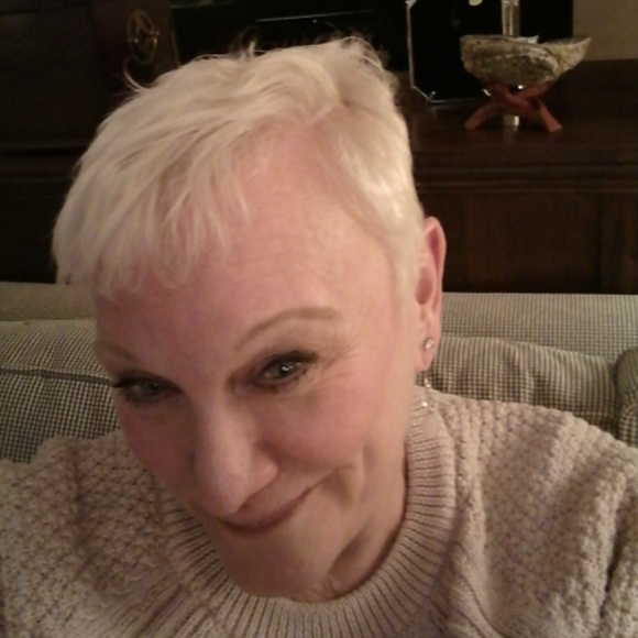 Meet your Posher, Sandi - Picture 2 of 3